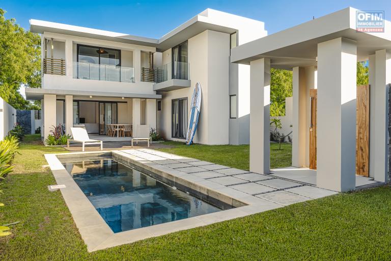 Tamarin fro sale villa 4 bedrooms with pool accessible to foreigners, 5 minutes from the beach.
