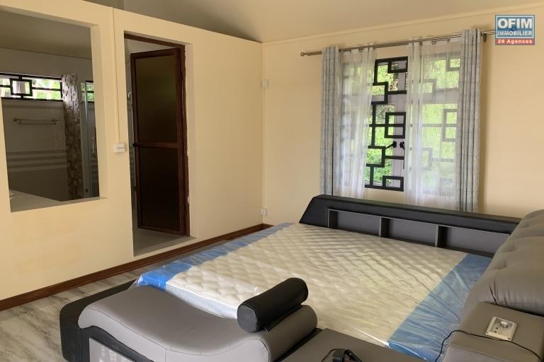 Quatre Bornes for rent is a huge, recently built villa with a breathtaking view, four bedrooms, an indoor pool and a garage.