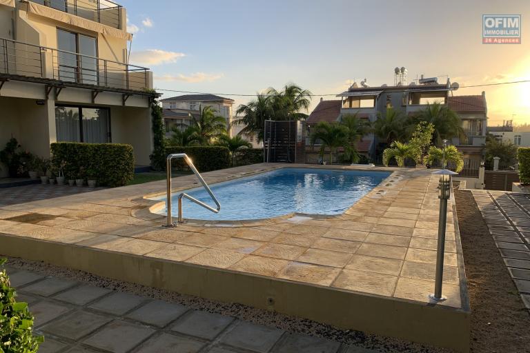 Flic en Flac: 3-bedroom triplex rental with swimming pool and unobstructed views of Flic en Flac