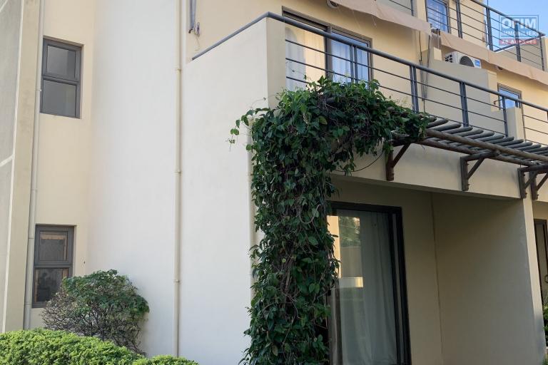 Flic en Flac: 3-bedroom triplex rental with swimming pool and unobstructed views of Flic en Flac