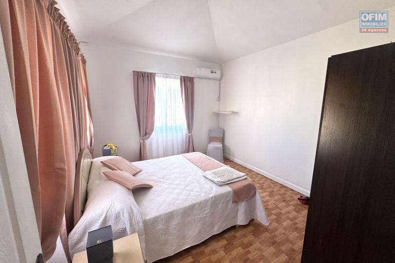 ALBION – FOR SALE – Spacious family villa with separate apartment, swimming pool and garage