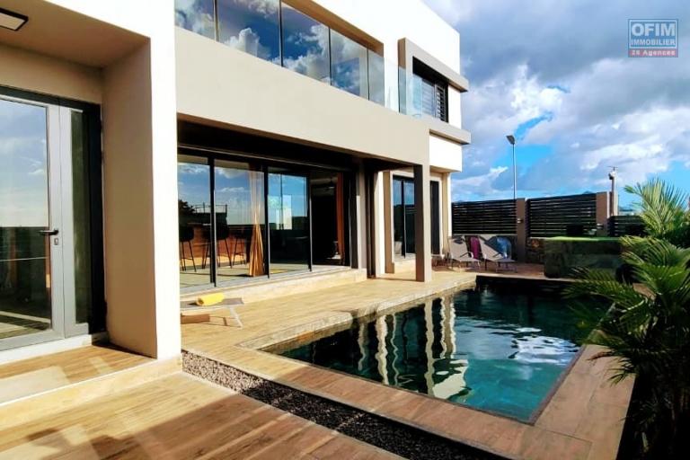 For rent &ndash; Superb contemporary 4-bedroom villa in Flic en Flac