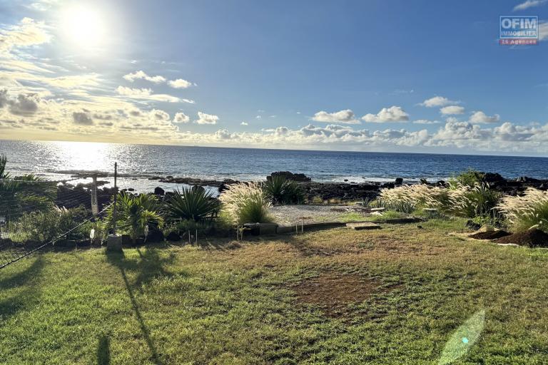 EXCLUSIVE &ndash; FLIC EN FLAC &ndash; RARE FIND BY THE SEA