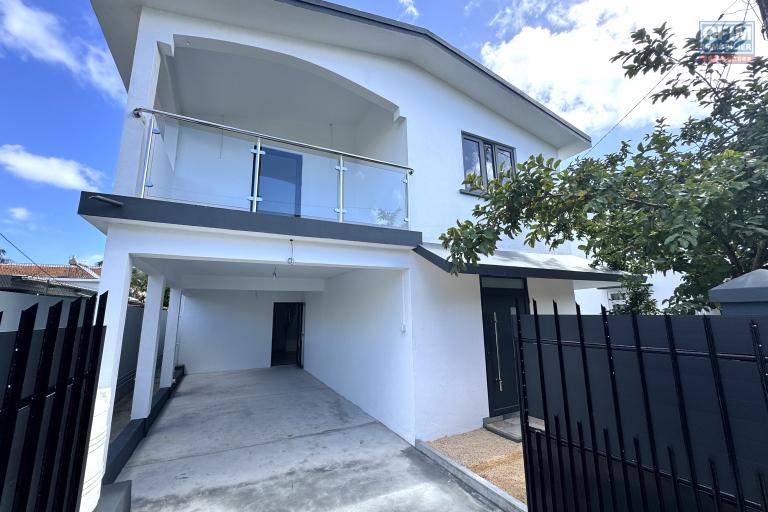 Renovated house for rent in Sodnac, Mauritius &ndash; 3 bedrooms + office, ideal location