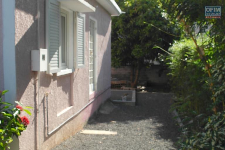 Flic en Flac, Mauritius &ndash; For sale: pleasant 4-bedroom villa located in a quiet, residential area, just 2 minutes from the beach and shops.