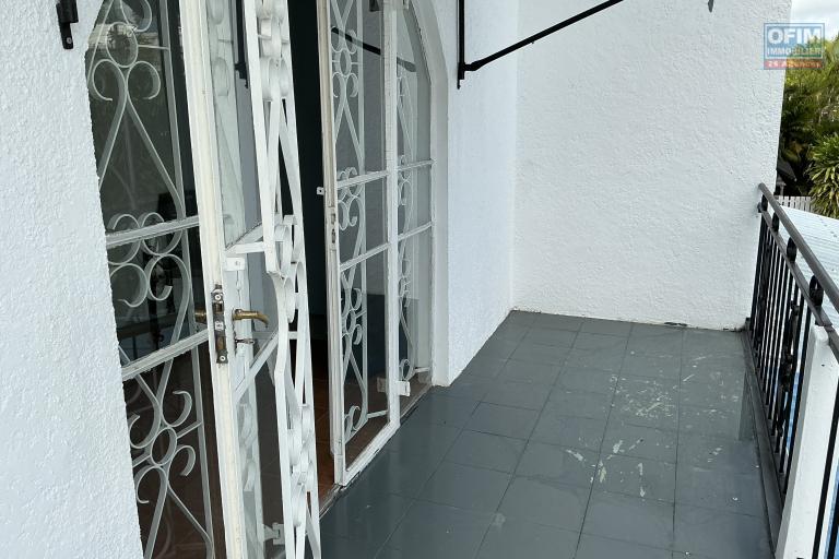 FOR SALE &ndash; 3-bedroom duplex in Pereyb&egrave;re in a secure residence with swimming pool / Mauritius
