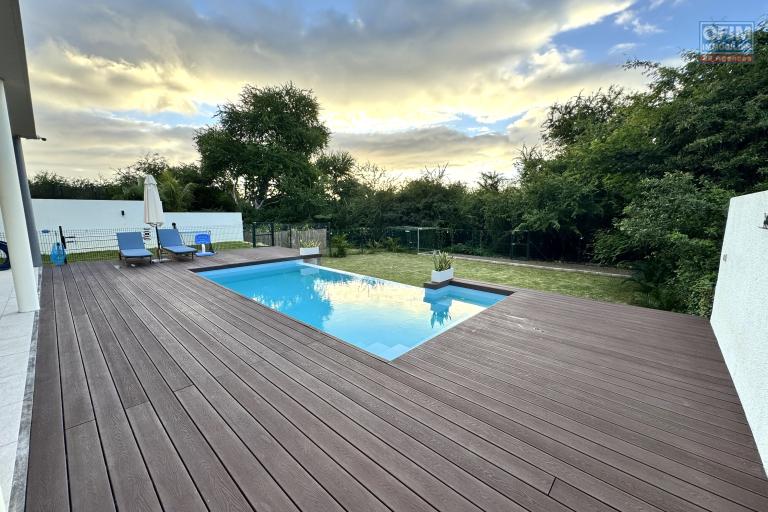  Flic en Flac, Mauritius: For sale, magnificent recent contemporary villa with swimming pool and nature views.