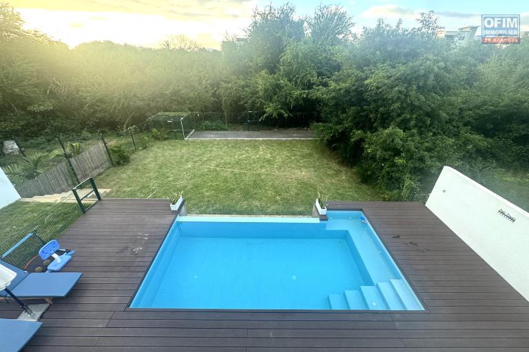  Flic en Flac, Mauritius: For sale, magnificent recent contemporary villa with swimming pool and nature views.