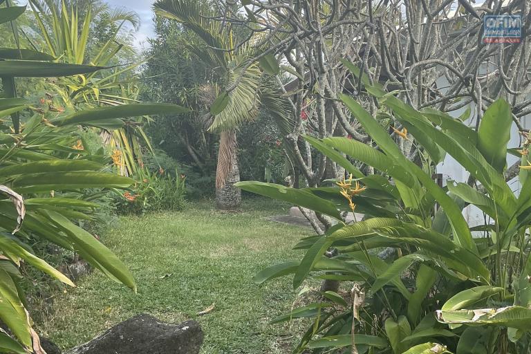 FOR RENT / Large 3-bedroom villa with annex (2 bedrooms) and 2100 m2 of garden / CALODYNE - Mauritius