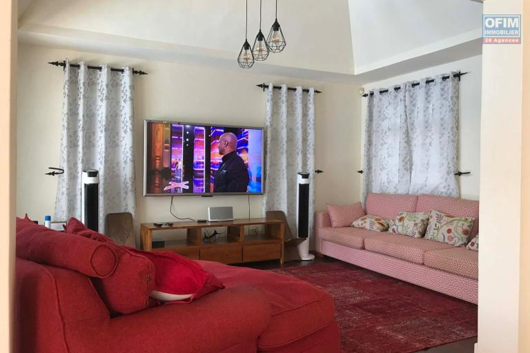 MELVILLE - Exceptional villa for rent with 4 bedrooms. &ndash; A haven of peace just steps from the beach