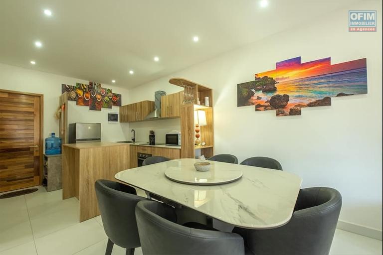 Flic-en-Flac, Mauritius: Magnificent, recently built 2-bedroom apartment with a large terrace, swimming pool, and just steps from the beach.