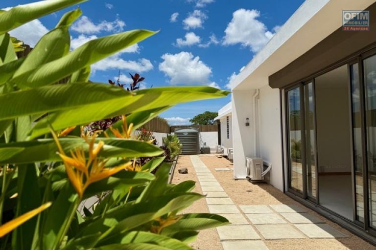 4-bedroom villa with pool. Live in luxury and comfort near the Croisette shopping center in Grand Baie, in the private Bois Chandelle residential area.