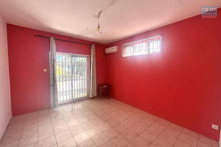For Rent in Flic en Flac, Mauritius &ndash; Spacious 5-Bedroom Villa with Garage, Close to the Beach