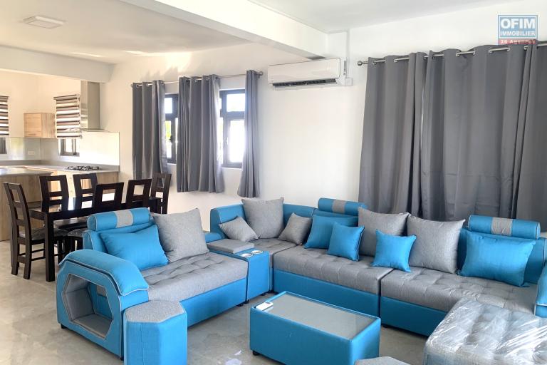 Flic en Flac &ndash; For Rent: Pleasant and recently built 2-bedroom apartment located on the second and top floor (no elevator), in a quiet area, just 200 metres from the beach.