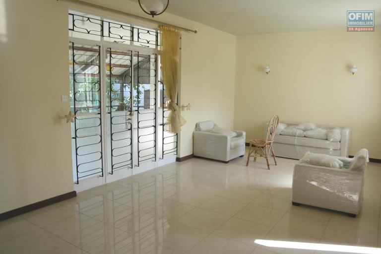 Vacoas, Mauritius: 6-bedroom villa for rent in a peaceful area close to shops.