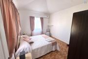 ALBION – FOR SALE – Spacious family villa with separate apartment, swimming pool and garage