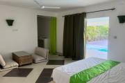 FOR RENT / Large 3-bedroom villa with annex (2 bedrooms) and 2100 m2 of garden / CALODYNE - Mauritius