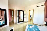 Superb 3-bedroom apartment in Flic en Flac with swimming pool, elevator and beautiful terraces