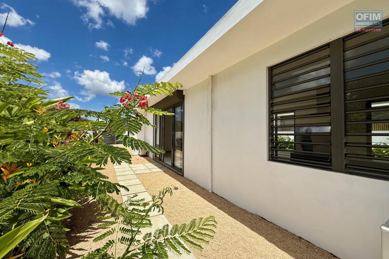Villa F4 avec piscine Vivez dans le luxe et le confort proche centre commercial de la Croisette de Grand Baie dans un lotissement priv&eacute; Bois Chandelle.