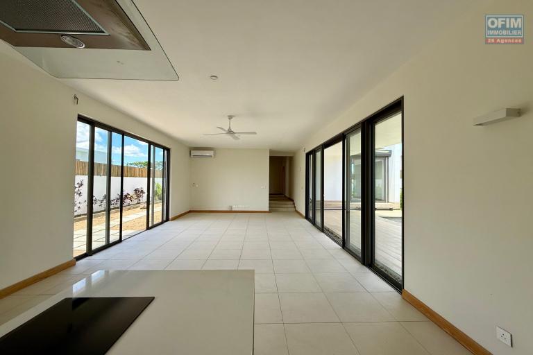 Villa F4 avec piscine Vivez dans le luxe et le confort proche centre commercial de la Croisette de Grand Baie dans un lotissement priv&eacute; Bois Chandelle.