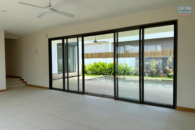 Villa F4 avec piscine Vivez dans le luxe et le confort proche centre commercial de la Croisette de Grand Baie dans un lotissement priv&eacute; Bois Chandelle.