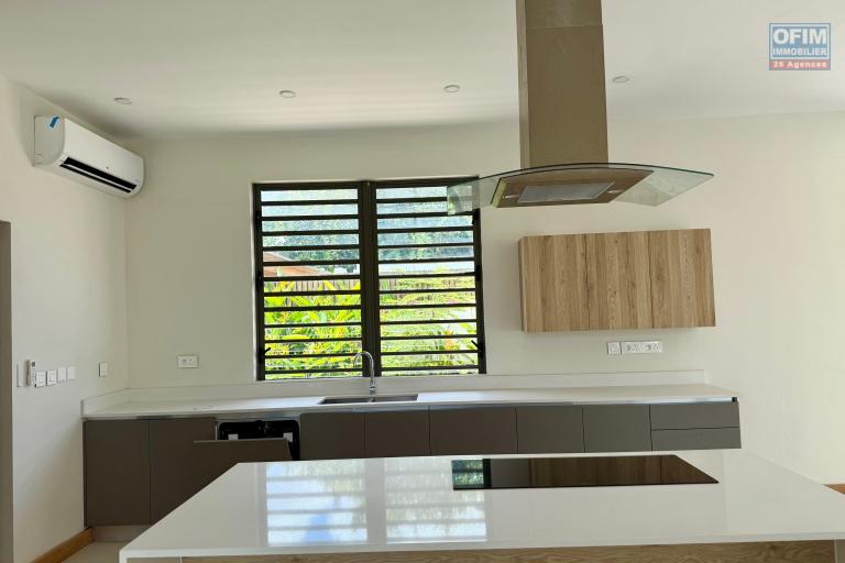 Villa F4 avec piscine Vivez dans le luxe et le confort proche centre commercial de la Croisette de Grand Baie dans un lotissement priv&eacute; Bois Chandelle.