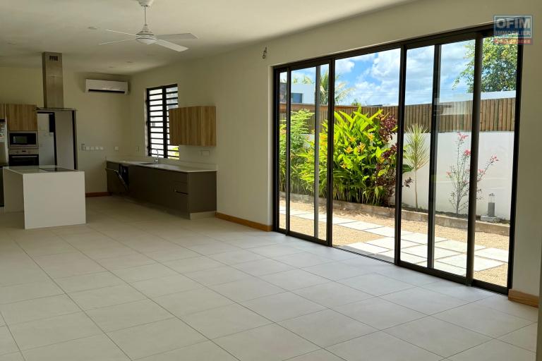 Villa F4 avec piscine Vivez dans le luxe et le confort proche centre commercial de la Croisette de Grand Baie dans un lotissement priv&eacute; Bois Chandelle.