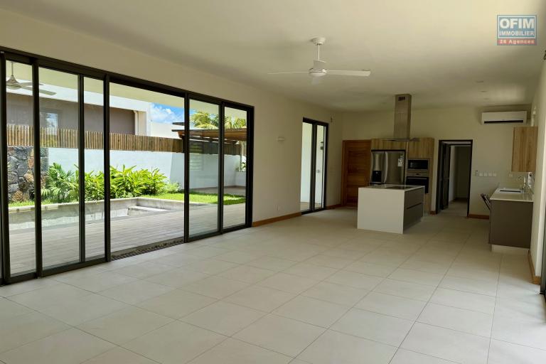 Villa F4 avec piscine Vivez dans le luxe et le confort proche centre commercial de la Croisette de Grand Baie dans un lotissement priv&eacute; Bois Chandelle.