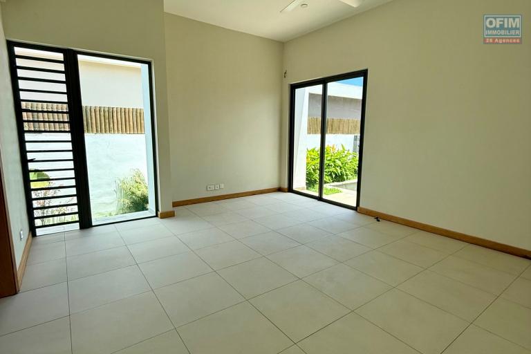 Villa F4 avec piscine Vivez dans le luxe et le confort proche centre commercial de la Croisette de Grand Baie dans un lotissement priv&eacute; Bois Chandelle.