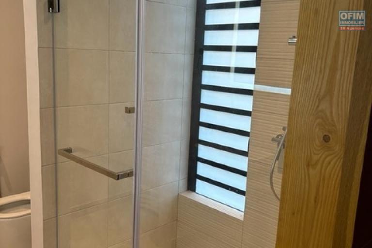&Agrave; Louer : appartement de luxe 3 chambres, pieds dans l'eau &agrave; Trou aux Biches.