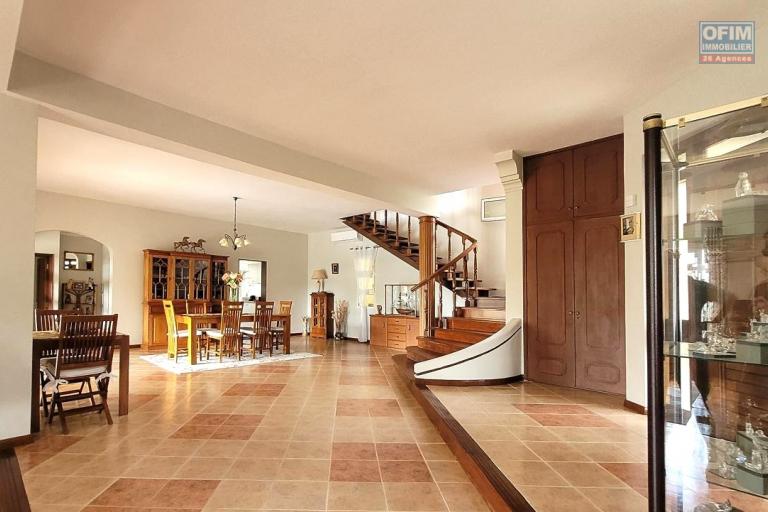 &Agrave; vendre &ndash; Villa de caract&egrave;re avec vue mer et montagne &agrave; Tamarin
