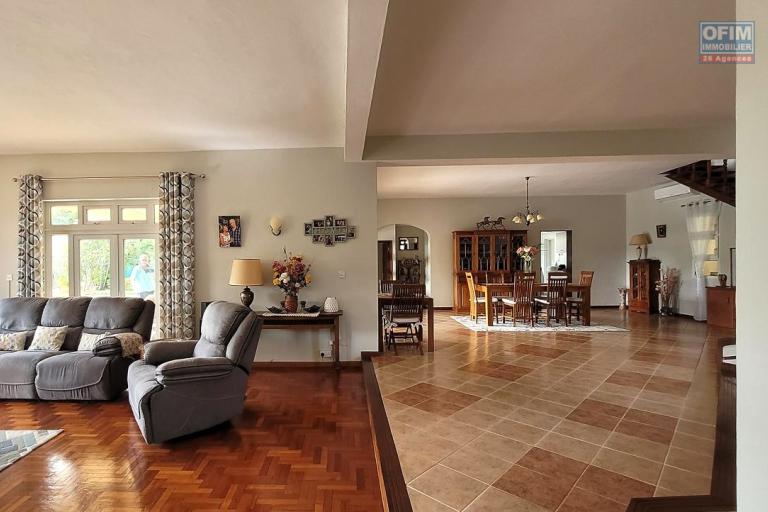 &Agrave; vendre &ndash; Villa de caract&egrave;re avec vue mer et montagne &agrave; Tamarin