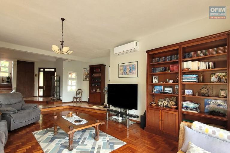 &Agrave; vendre &ndash; Villa de caract&egrave;re avec vue mer et montagne &agrave; Tamarin