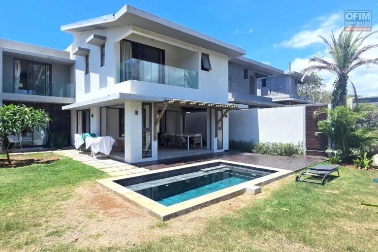 Tamarin &ndash; &Agrave; louer : Superbe villa contemporaine 4 chambres avec piscine, proche de tout