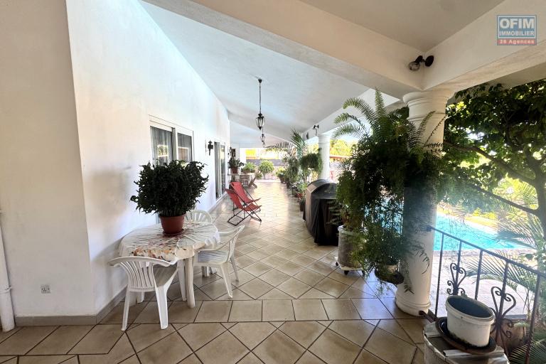 ALBION &ndash; &Agrave; VENDRE &ndash; Spacieuse villa familiale avec appartement ind&eacute;pendant, piscine et garage
