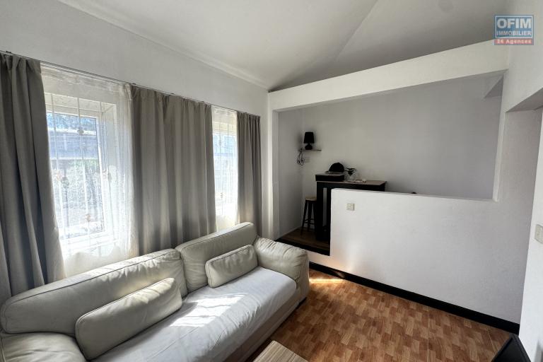 ALBION &ndash; &Agrave; VENDRE &ndash; Spacieuse villa familiale avec appartement ind&eacute;pendant, piscine et garage