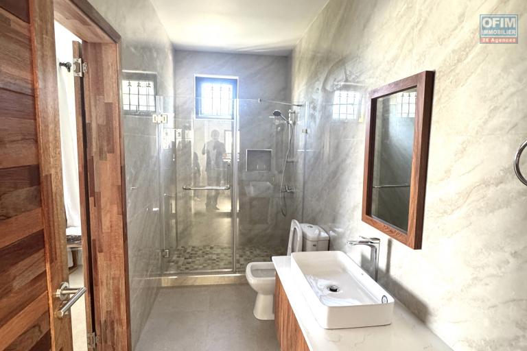 Flic-en-Flac &ndash; &Agrave; louer : Villa neuve 4 chambres avec piscine
