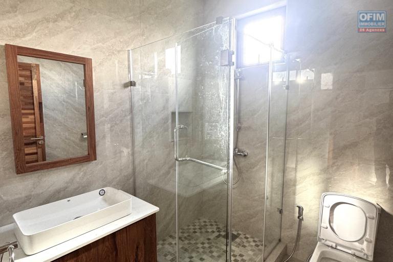 Flic-en-Flac &ndash; &Agrave; louer : Villa neuve 4 chambres avec piscine