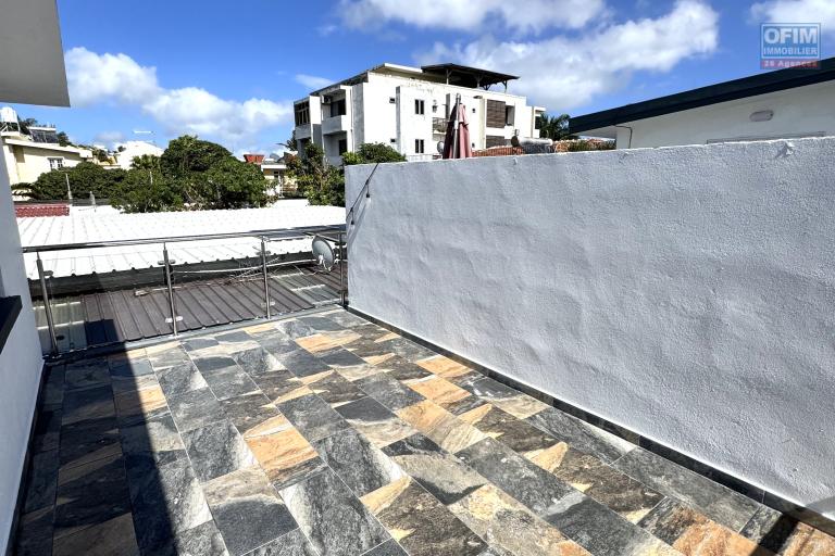 Maison r&eacute;nov&eacute;e &agrave; louer &agrave; Sodnac Ile Maurice &ndash; 3 chambres + bureau, emplacement id&eacute;al