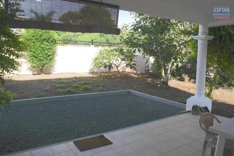 Flic en Flac, &Icirc;le Maurice &ndash; &Agrave; vendre agr&eacute;able villa de 4 chambres situ&eacute;e dans un quartier calme et r&eacute;sidentiel, &agrave; seulement 2 minutes de la plage et des commerces.