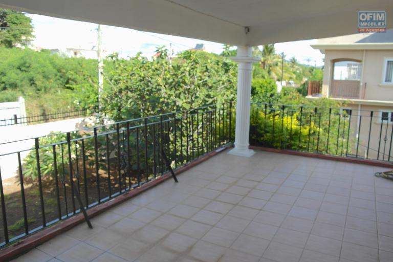 Flic en Flac, &Icirc;le Maurice &ndash; &Agrave; vendre agr&eacute;able villa de 4 chambres situ&eacute;e dans un quartier calme et r&eacute;sidentiel, &agrave; seulement 2 minutes de la plage et des commerces.