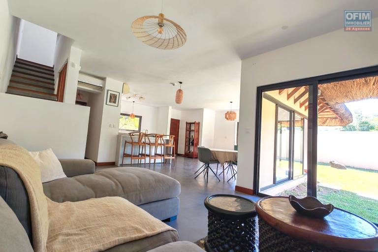 Île Maurice – Rivière Noire : En vente villa de standing accessible aux étrangers avec piscine privée