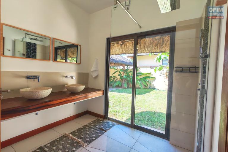 Île Maurice – Rivière Noire : En vente villa de standing accessible aux étrangers avec piscine privée