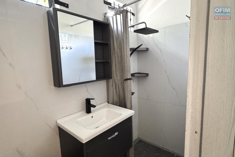 Albion  Appartement 2 chambres avec piscine, en rez-de-chauss&eacute;e, au calme