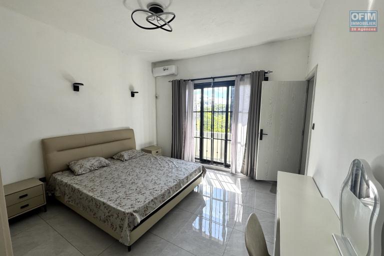 Albion Appartement 2 chambres avec piscine, situ&eacute; au premier &eacute;tage, au calme