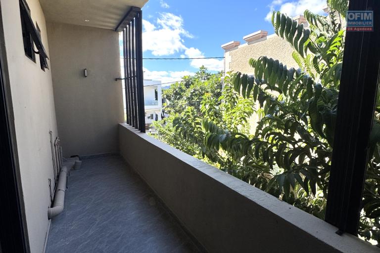 Albion Appartement 2 chambres avec piscine, situ&eacute; au premier &eacute;tage, au calme