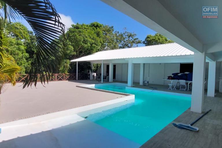 A LOUER / Grande villa 3 chambres avec d&eacute;pendance ( 2 chambres ) et 2100 m2 de jardin / CALODYNE - &Icirc;le Maurice