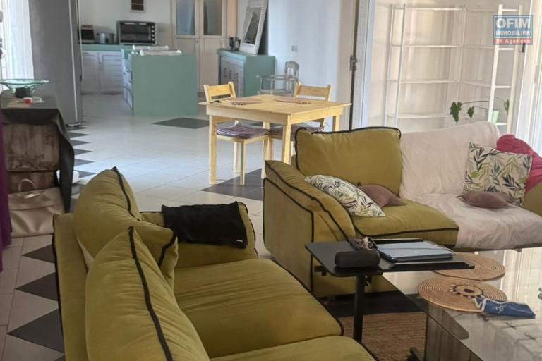 A LOUER / Grande villa 3 chambres avec d&eacute;pendance ( 2 chambres ) et 2100 m2 de jardin / CALODYNE - &Icirc;le Maurice