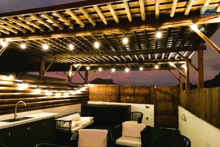 &Agrave; vendre appartement 3 chambres au dernier &eacute;tage avec jacuzzi et vue d&eacute;gag&eacute;e Flic en Flac ile Maurice vue imprenable &bull; ascenseur &bull; &agrave; quelques pas de la plage