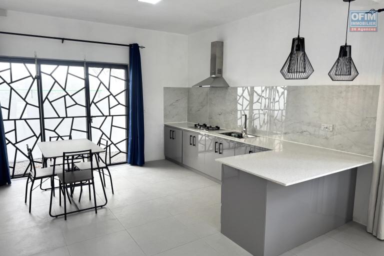 Flic en Flac à louer duplex neuf, 3 chambres proches plage et commodités